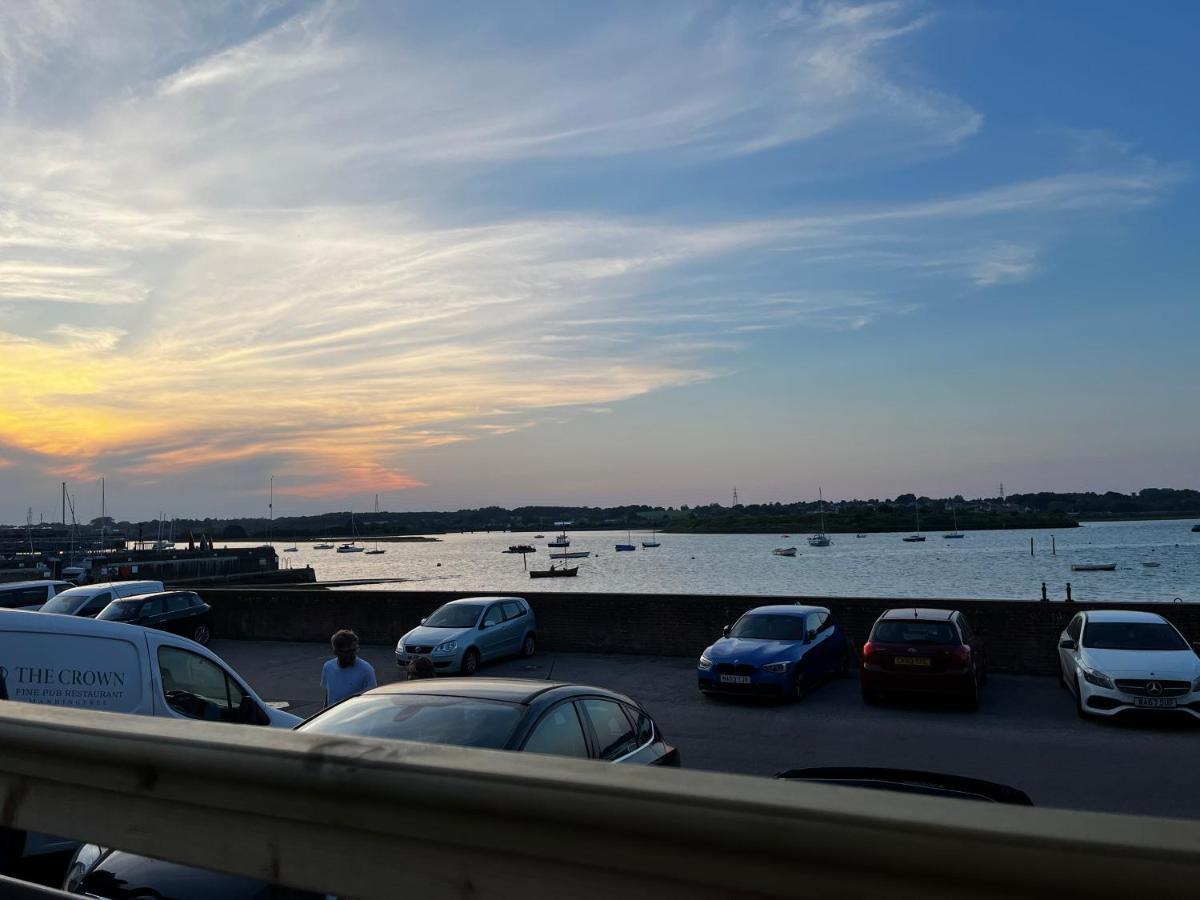 The Crown Pub And Hotel Manningtree 외부 사진